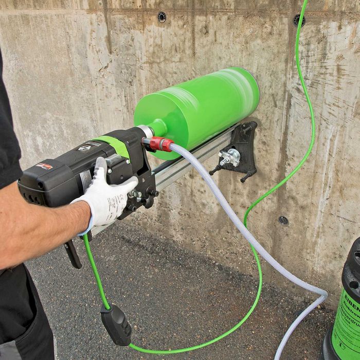 Услуги с машина за Диамантено / Ядково пробиване в бетон до 350мм