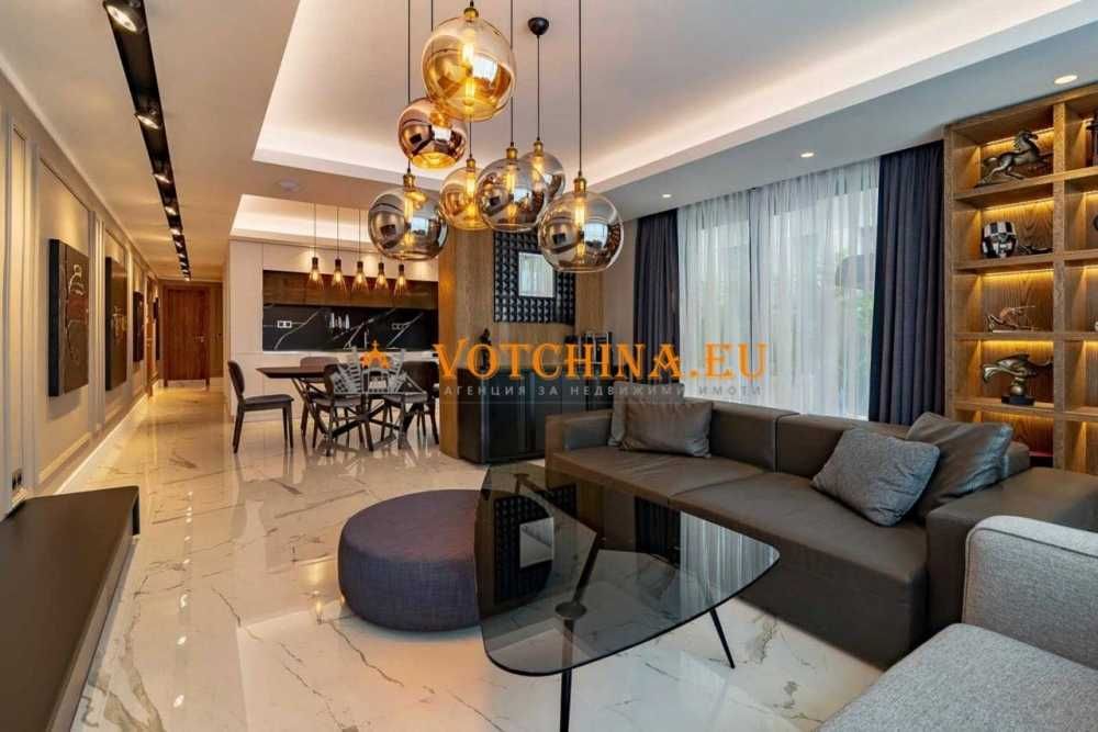 Продава се Тристаен апартамент в Варна, Бриз - 152 кв.м за 2303 €/кв.м - Снимка #1