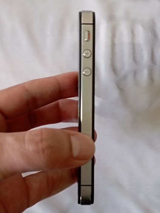 iPhone 4s       zoʻr telefon