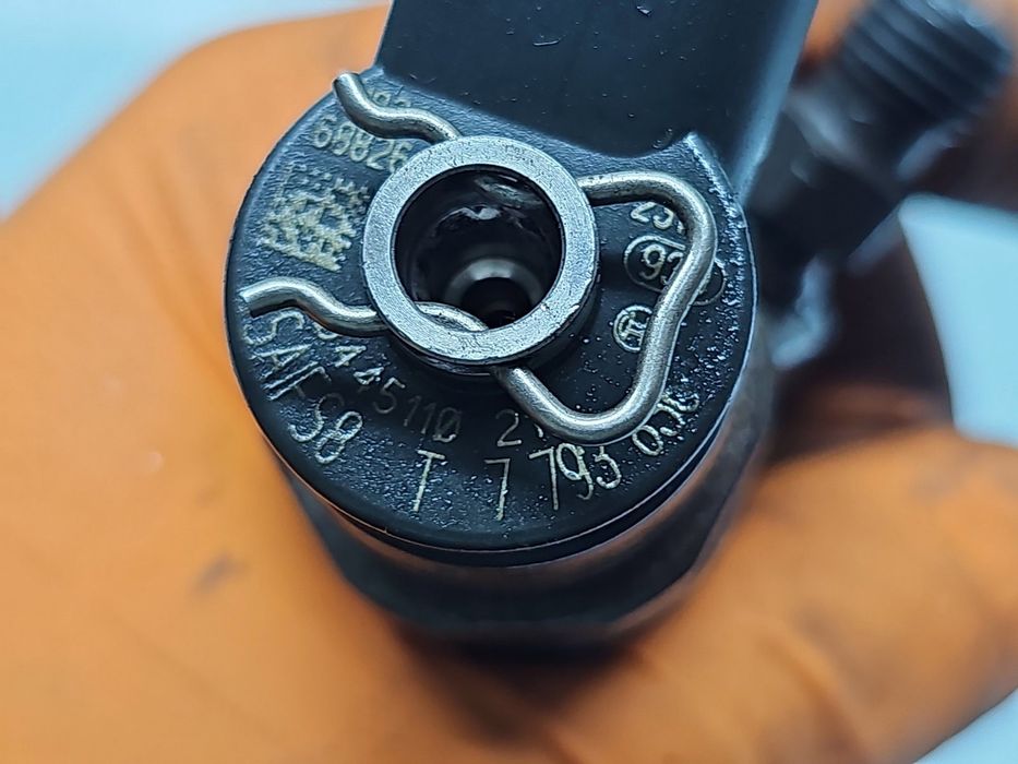 Injector Bmw 5 (E60) [Fabr 2004-2010] 7793836-01, 04455110216 2.0 M47D