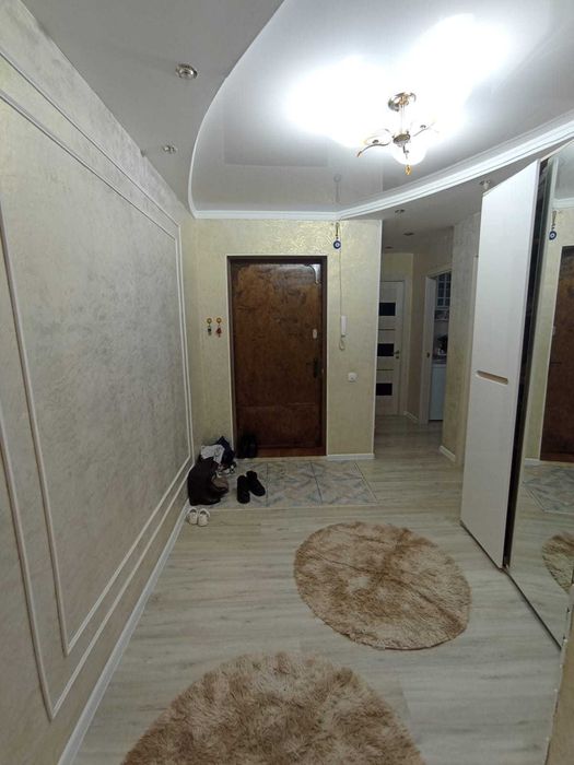 Продается 3 комн. кв. р-н Женис