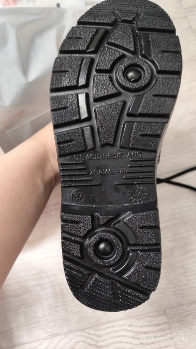 Продам СПЕЦ обувь