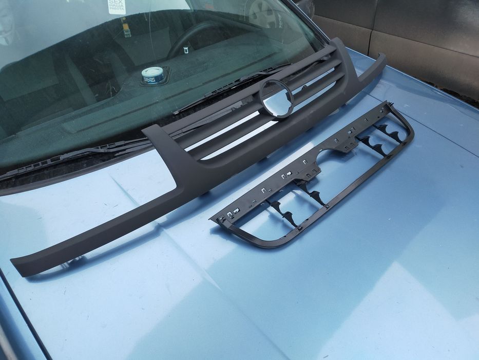 Решётки радиатора и в бампер для любой модели авто