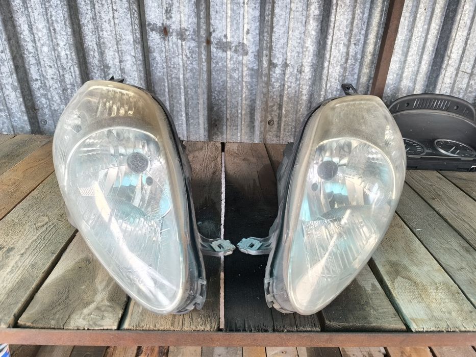 Фарове за Fiat Punto