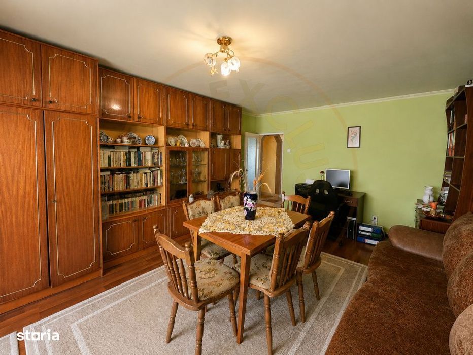 De vanzare Apartament 2 camere Micro 17