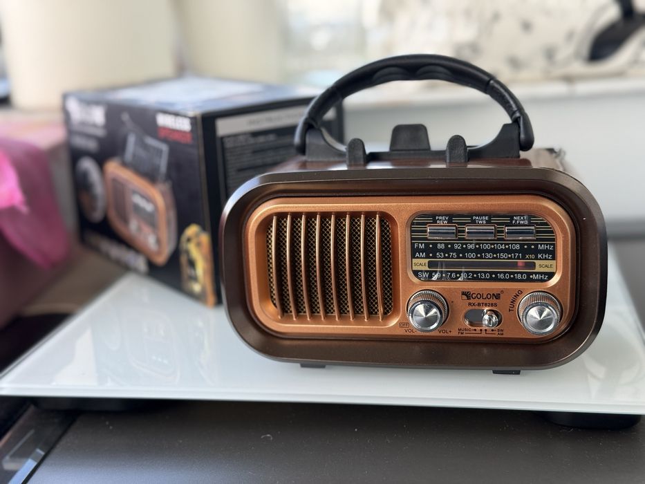 Radio portabil solar,1200 mAh, Bluetooth, TWS, Suport AM/FM/SW,Aspect Retro