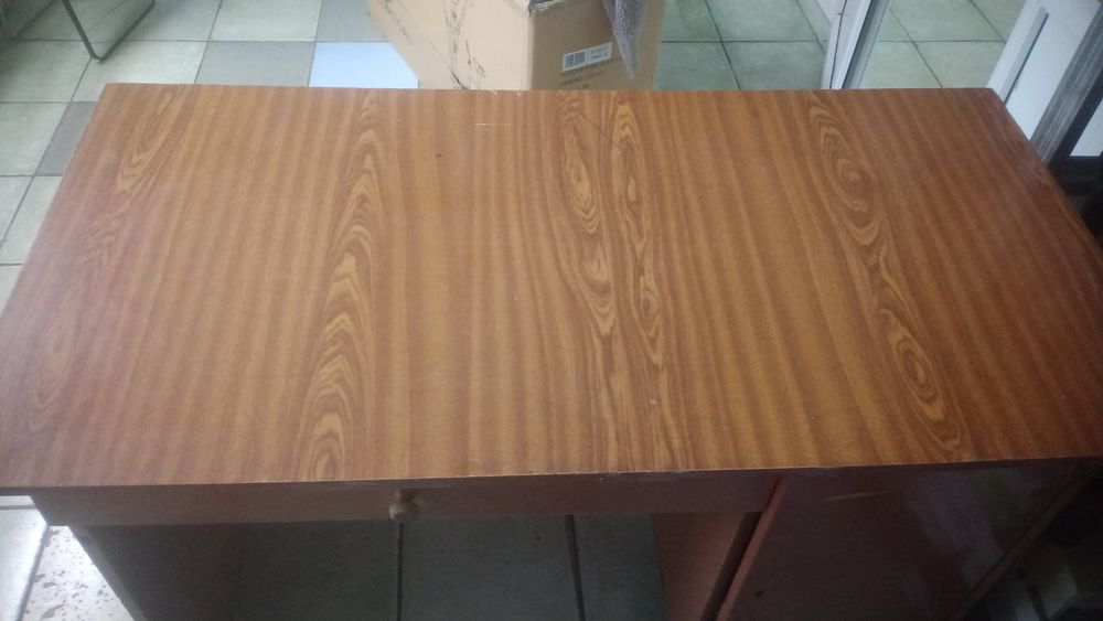 Продам б/у деревянный рабочий стол