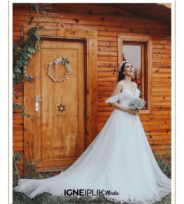 Бутикова Сватбена рокля -2 воала подарък+чантичка+диадема