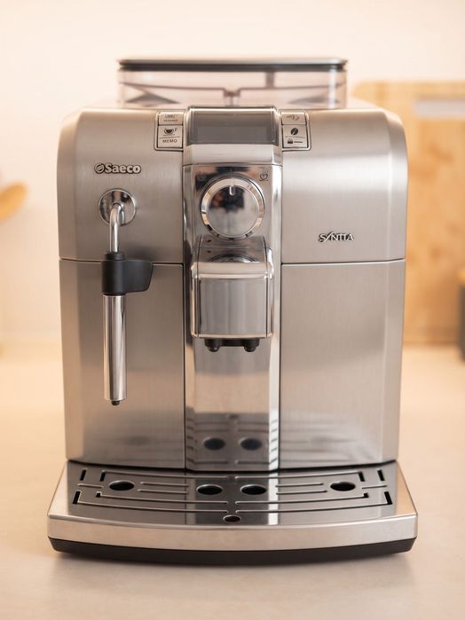 Espressor automat Saeco Syntia SUP 037DR – Inox, Râșniță încorporată, Made in Italy