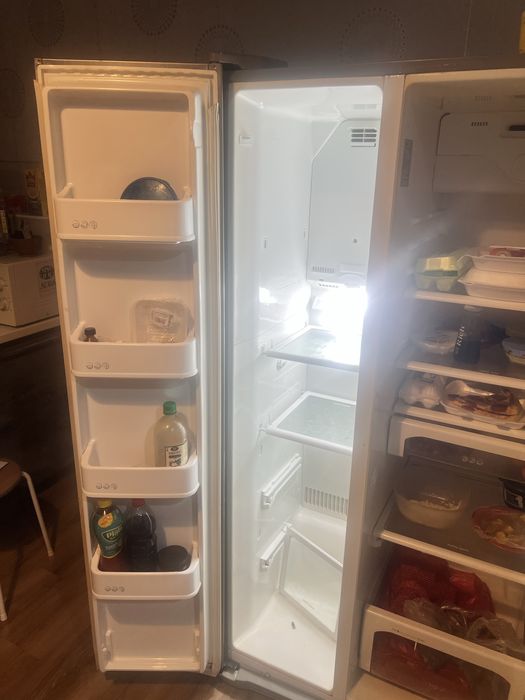 Продам два холодильника