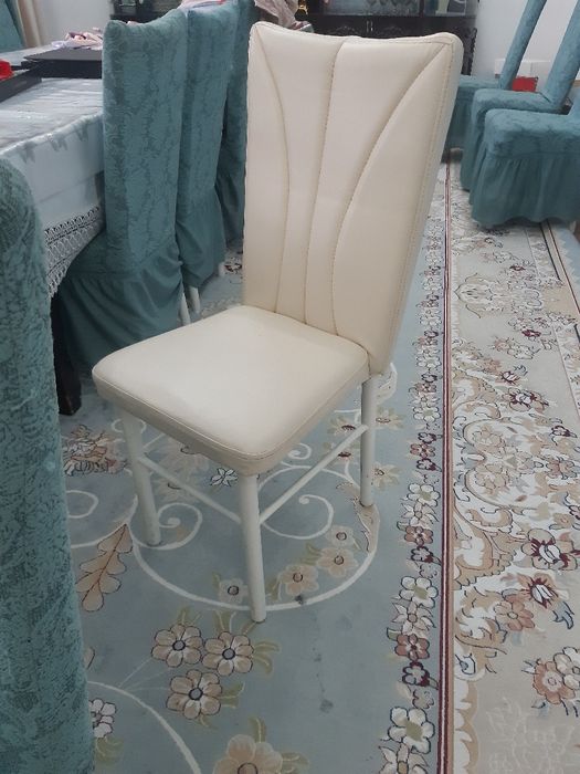 Продам Стол стулья Горку и Шторы