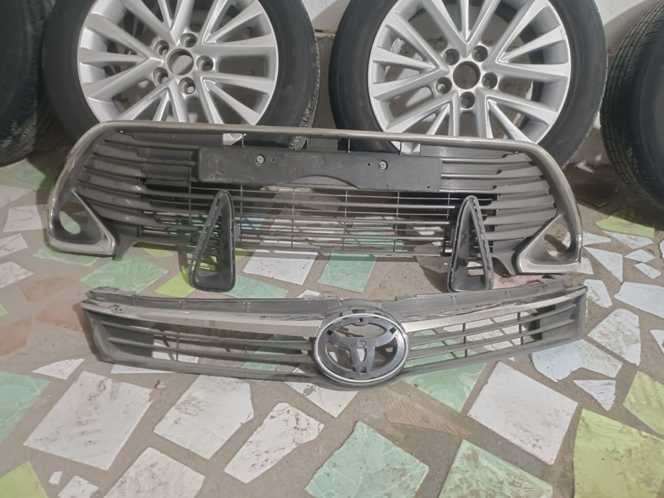 Камри европейц 55 передный решетка облицопка бампера
