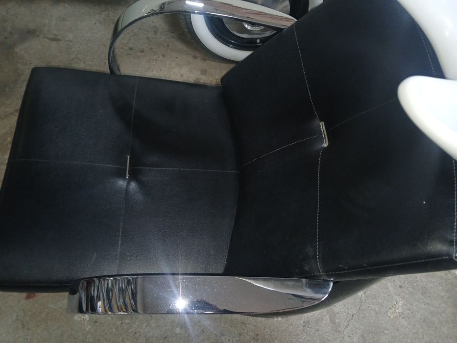 Scaun cu lavoar pentru cuafor