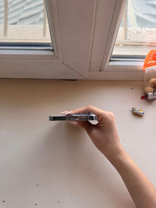 срочно продам идельный айфон 13 про макс