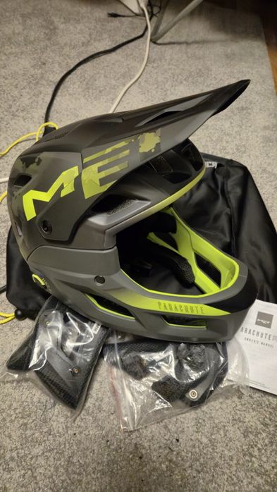 Casca fullface Met Parachute MCR Mips mărimea M