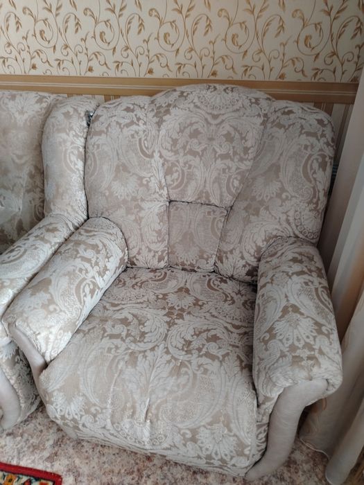 Диван с креслами