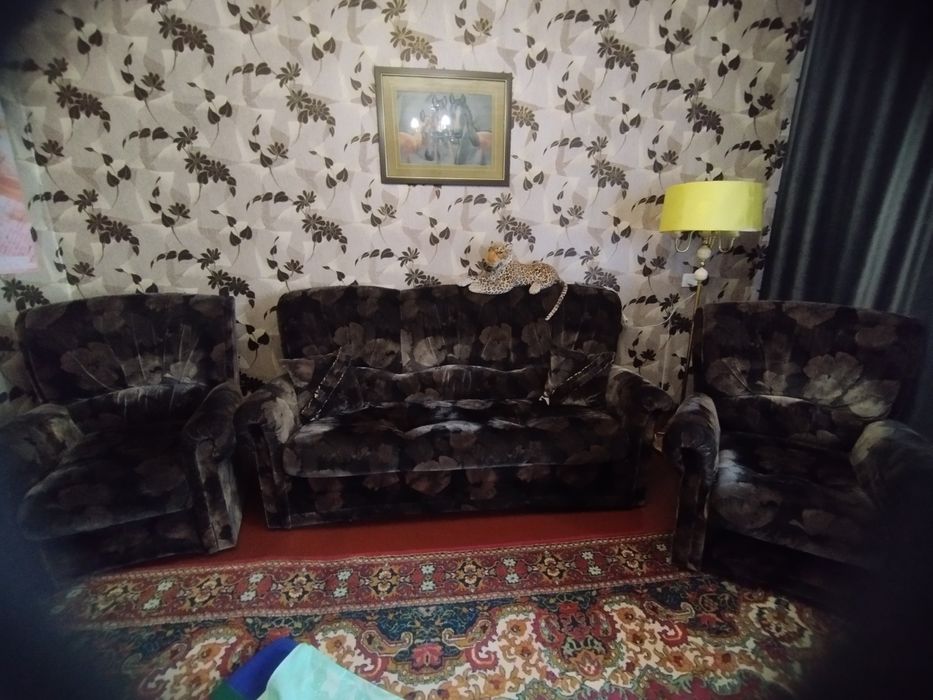 Продам мягкий уголок зальный