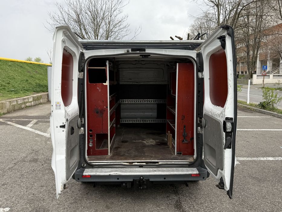 Renault Trafic 2.0 Dci Euro 5 cu 3 Locuri si Marfa