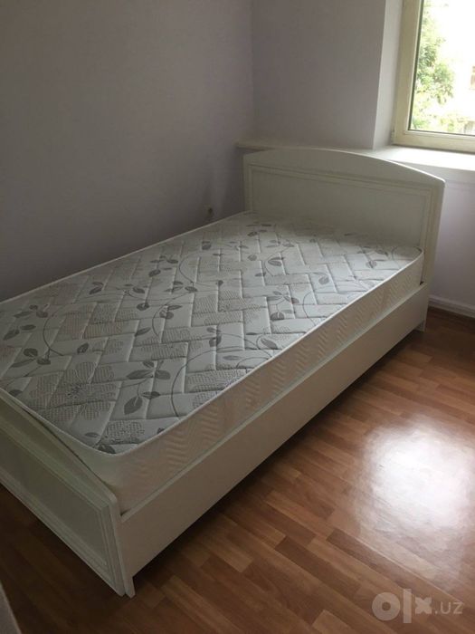 Продам две кровати полуторка китайкая в идеальном состояниие и деткую
