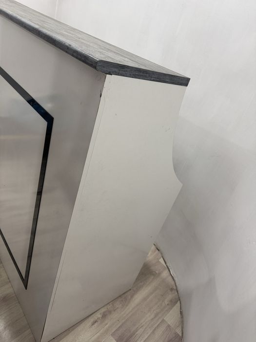 Продам Рецепшн . Срочно. Торг