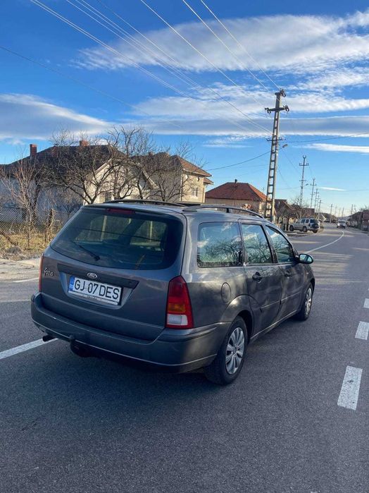 Vând ford focus 1.6 benzină