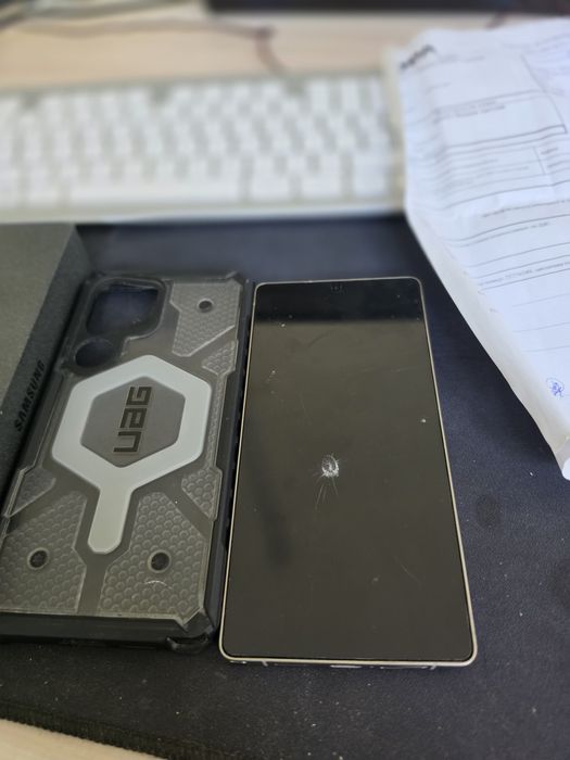 Samsung S25 ultra с дефект