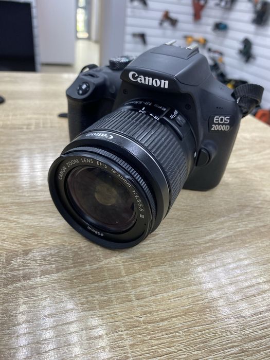 Фотоаппарат Canon EOS 2000d (ТМ79)