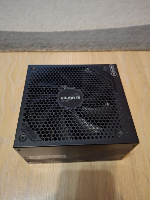 Захранване Gigabyte UD1300GM 1300W 80+GOLD