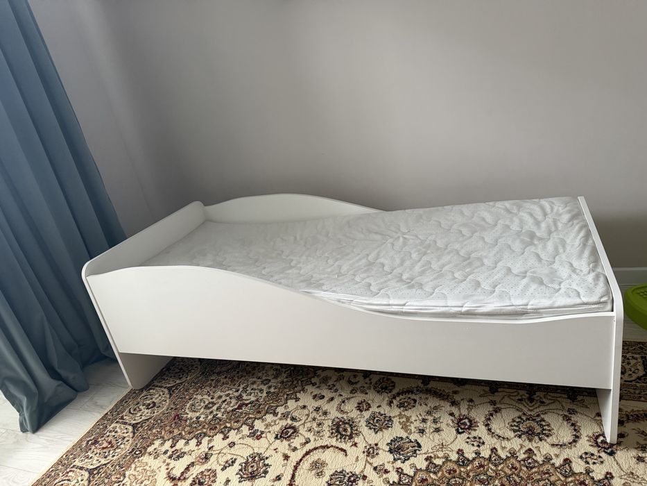 Продам детскую кровать 70х160  есть торг