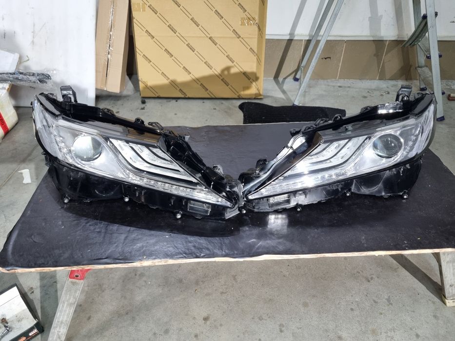 Фара левая правая camry 70-75