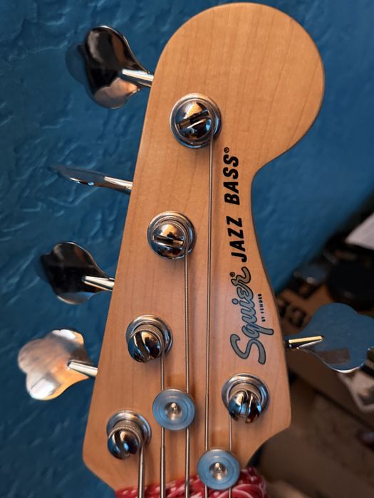 Jazz bass sqier