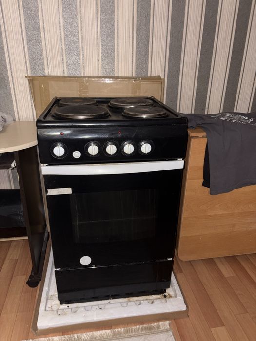 Продам электро плиту