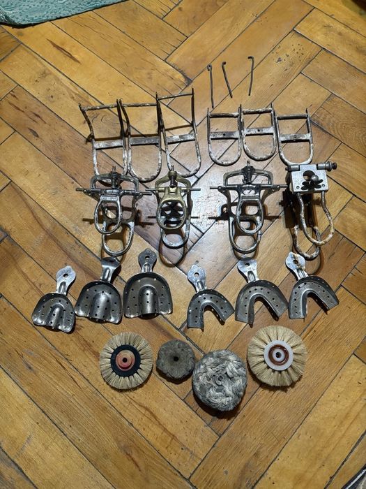 Зуботехнические артикуляторы,полеровочнын щетки,слепочные ложки