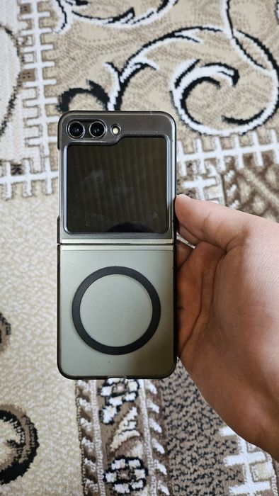 Samsung galaxy z flip 5