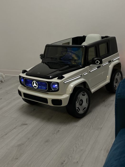 Vând Masina Mercedes
