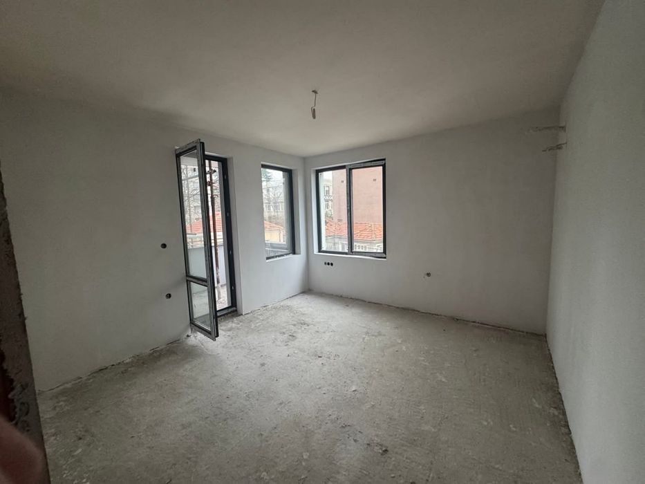 Продава се Тристаен апартамент в Стара Загора, Център - 139 кв.м за 631 €/кв.м - Снимка #6