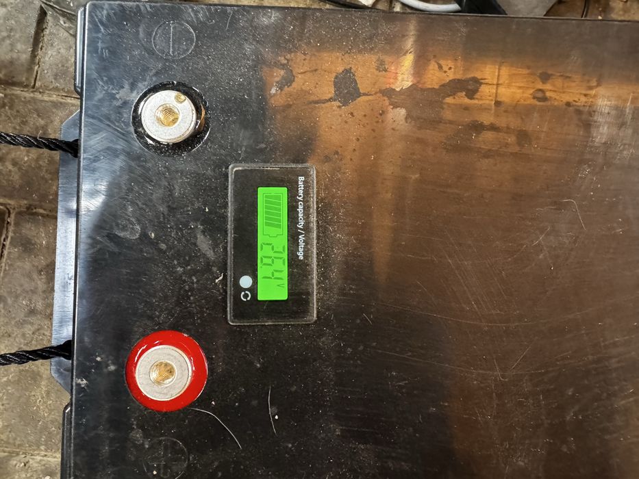 Vand baterie 24V 100AH litiu-fier-fosfat LiFePO4) reîncărcabilă LANPWR