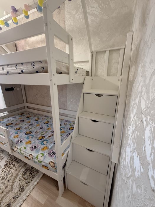 Продам 2-х ярусную кровать