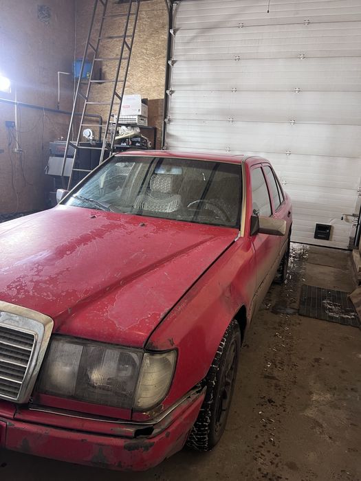 Мерседес 124 ………