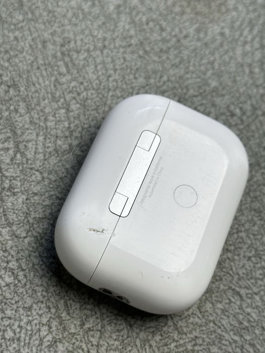 Apple AirPods Pro 2 lightning