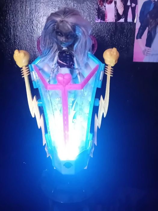 Monster high freaky fusion frankie recharge station