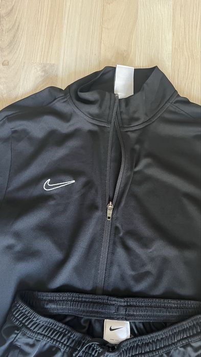Спортен екип Nike