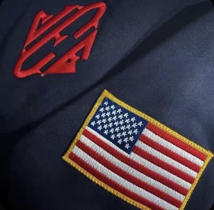 Кофта с острова, как у Jeffrey Epstein