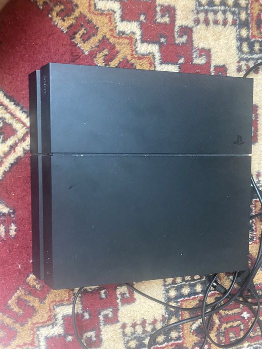 Продаю Playstation 4 pro