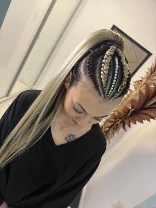 Împletirea de cozi afro pentru adulți și copii