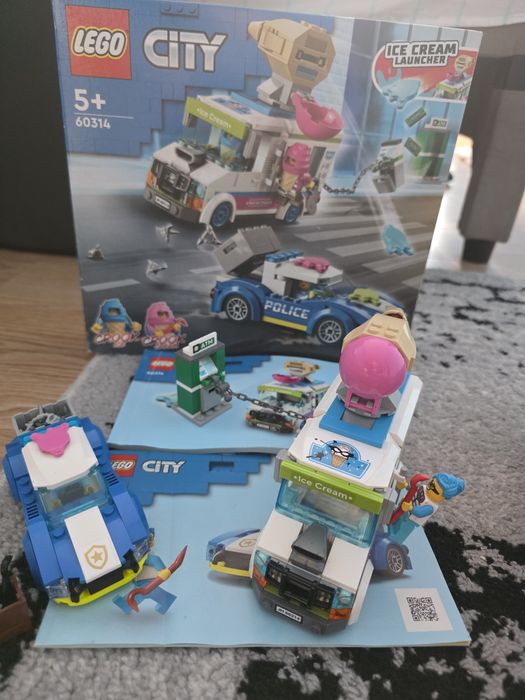 LEGO® City - Politia in urmarirea furgonetei cu inghetata 60314