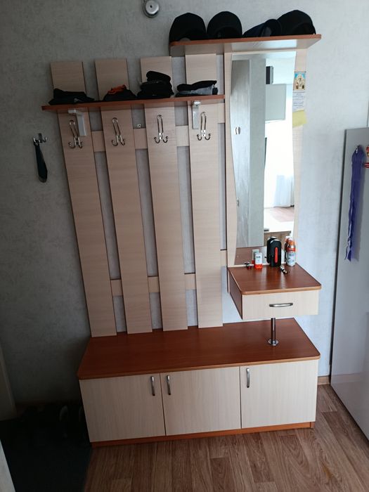 Продам  прихожку.