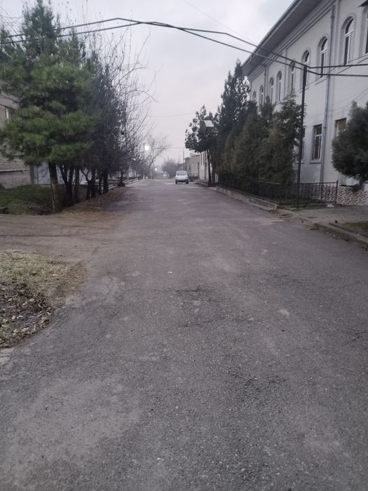 Uy sotiladi, 5 xonali, 1 ta osh xona, 1 ta terassa vanna tualer ichida