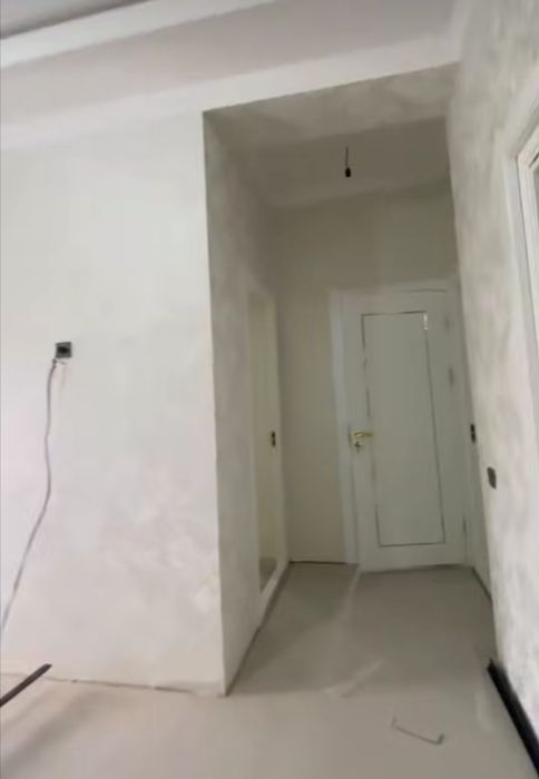 Куктеракдан утганда Қайнамада асосий йулга 800 метр 1.6 сотиг 4 хона