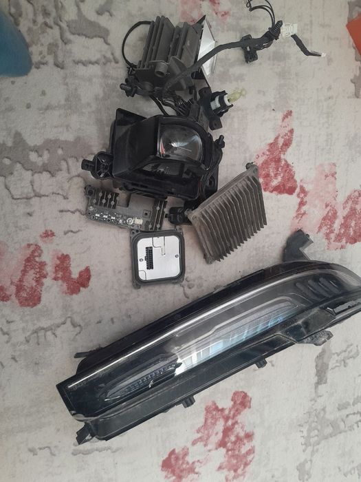 Hongqi e hs9 on taraf